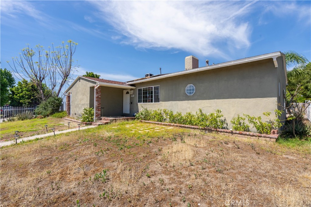 13655 Chase Street Arleta, CA 91331 - Photo 2 of 34 a backyard of a house