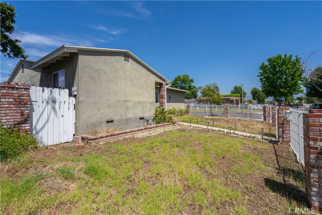 13655 Chase Street Arleta, CA 91331 - Photo 25 of 34