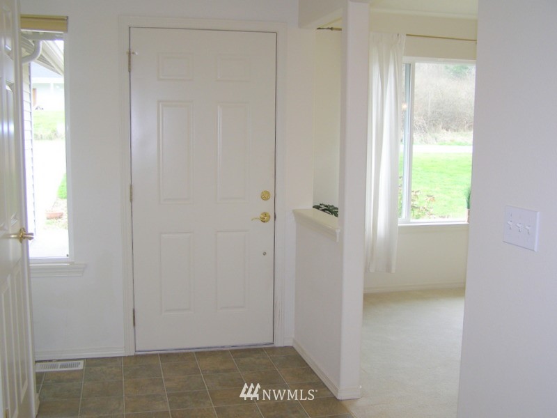 5084 Bakerview Road Oak Harbor, WA 98277 - Photo 2 of 25 Gallery Image 2