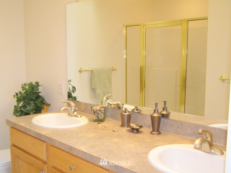 5084 Bakerview Road Oak Harbor, WA 98277 - Photo 17 of 25 Gallery Image 17