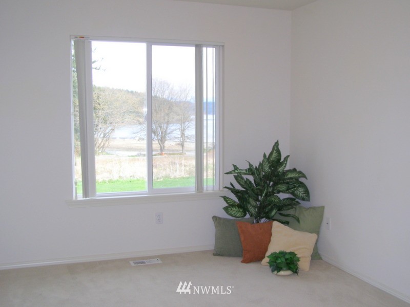 5084 Bakerview Road Oak Harbor, WA 98277 - Photo 21 of 25 Gallery Image 21