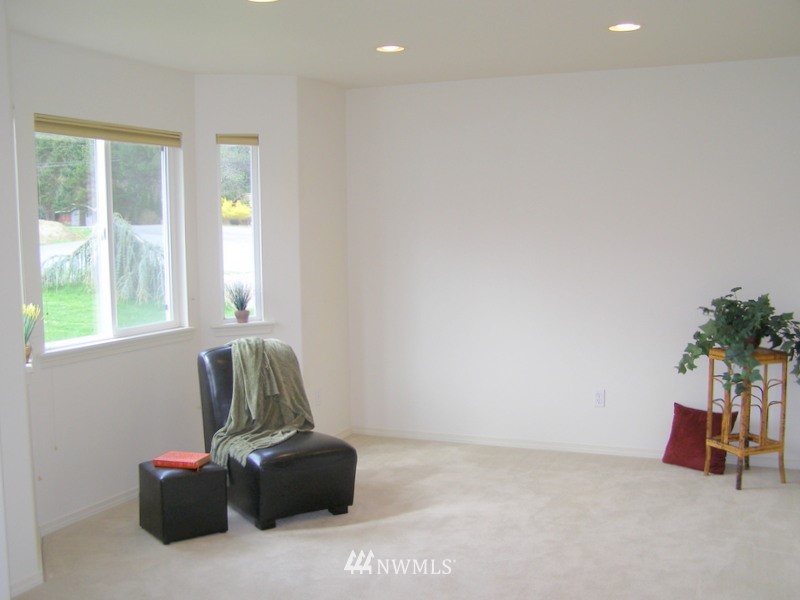 5084 Bakerview Road Oak Harbor, WA 98277 - Photo 4 of 25 Gallery Image 4
