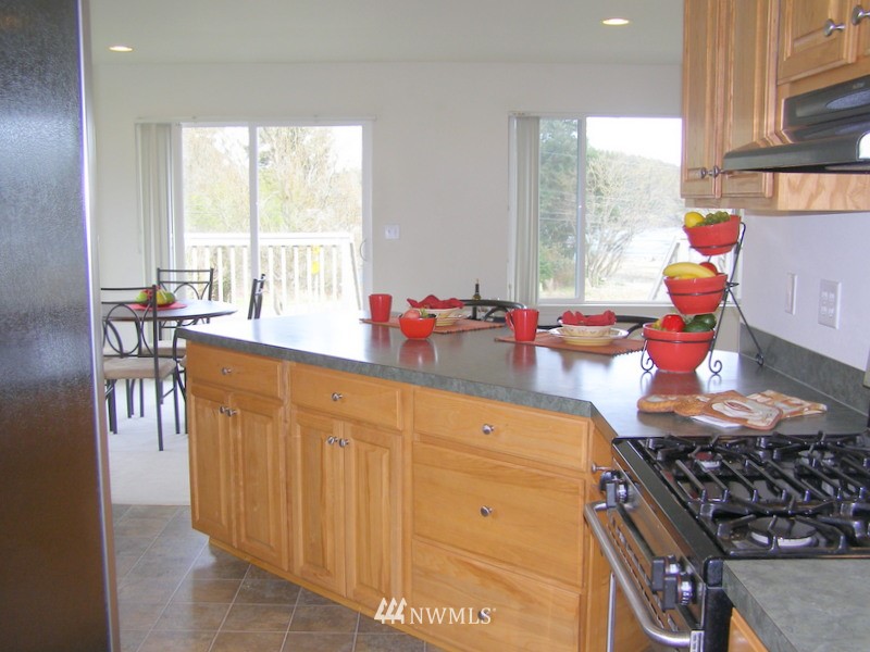 5084 Bakerview Road Oak Harbor, WA 98277 - Photo 6 of 25 Gallery Image 6
