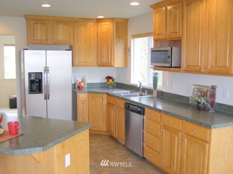 5084 Bakerview Road Oak Harbor, WA 98277 - Photo 7 of 25 Gallery Image 7