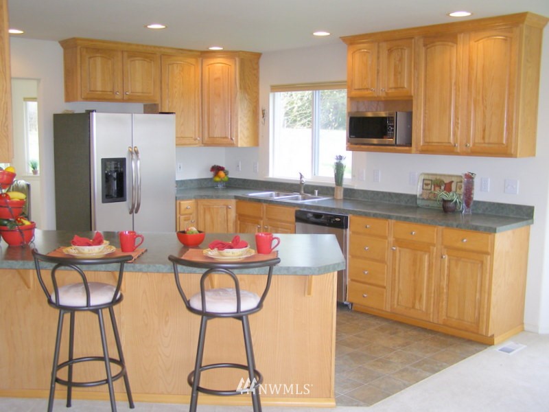 5084 Bakerview Road Oak Harbor, WA 98277 - Photo 9 of 25 Gallery Image 9