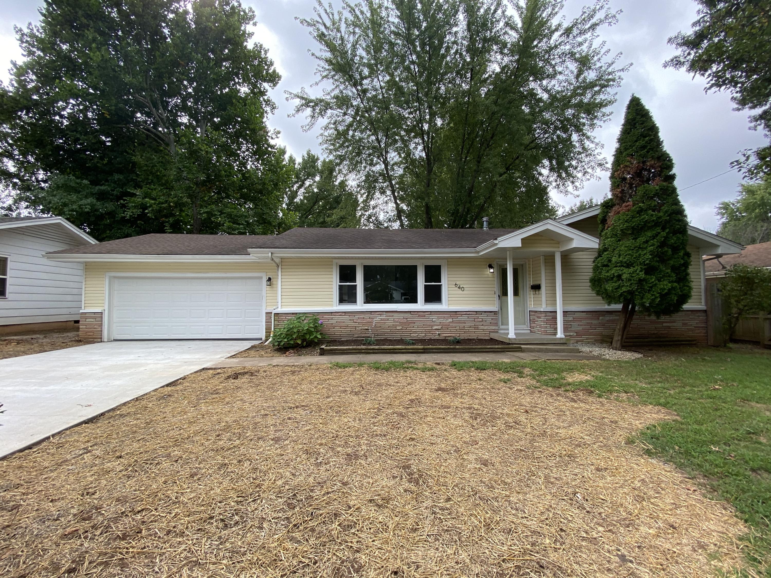 640 East Edgewood Street Springfield, MO 65807 - Photo 1 of 1 IMG_9649