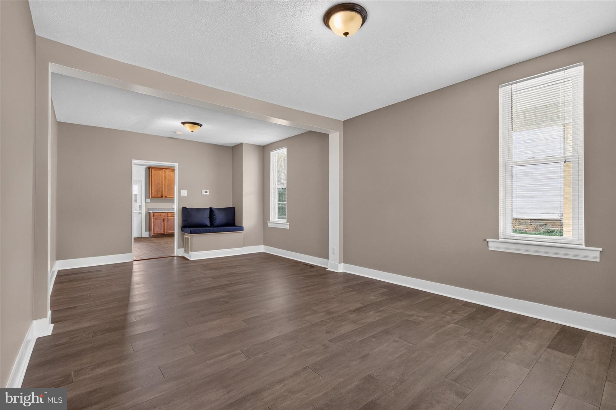 2463 South Queen Street York, PA 17402 - Photo 3 of 33