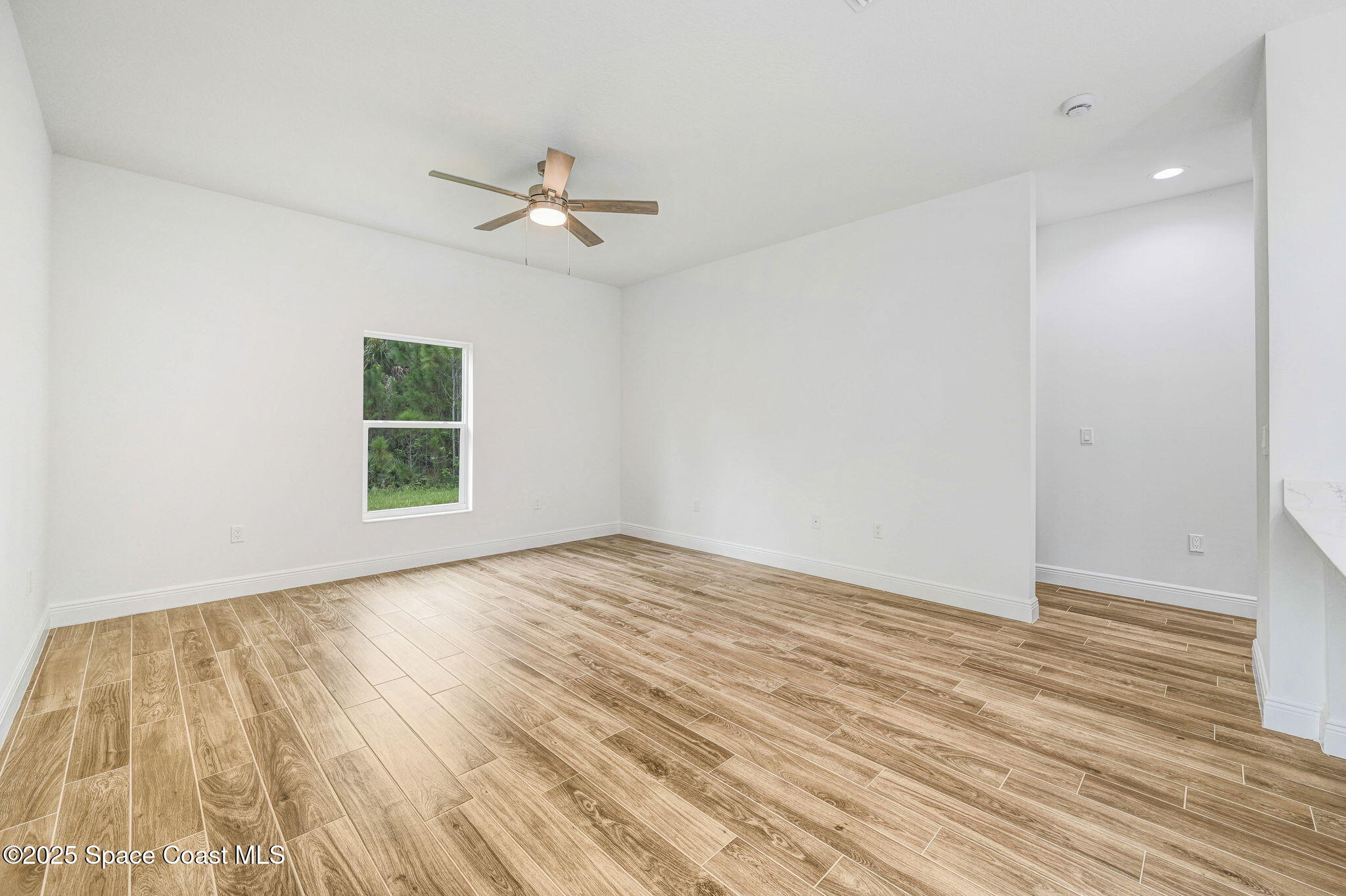 2633 Degroodt Road Southwest Palm Bay, FL 32908 - Photo 8 of 62 DSC_5087