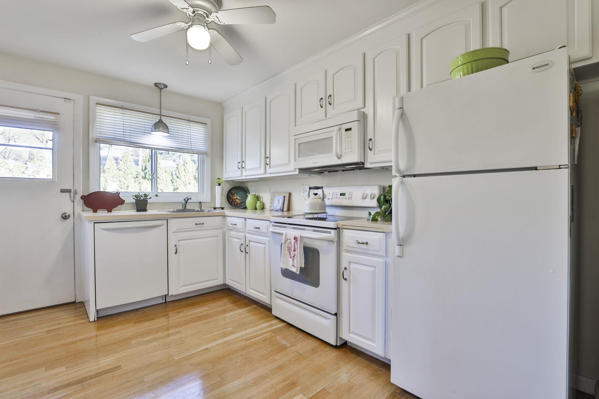 190 North Acres Road Manchester, NH 03104 - Photo 11 of 42 Gallery Image 11