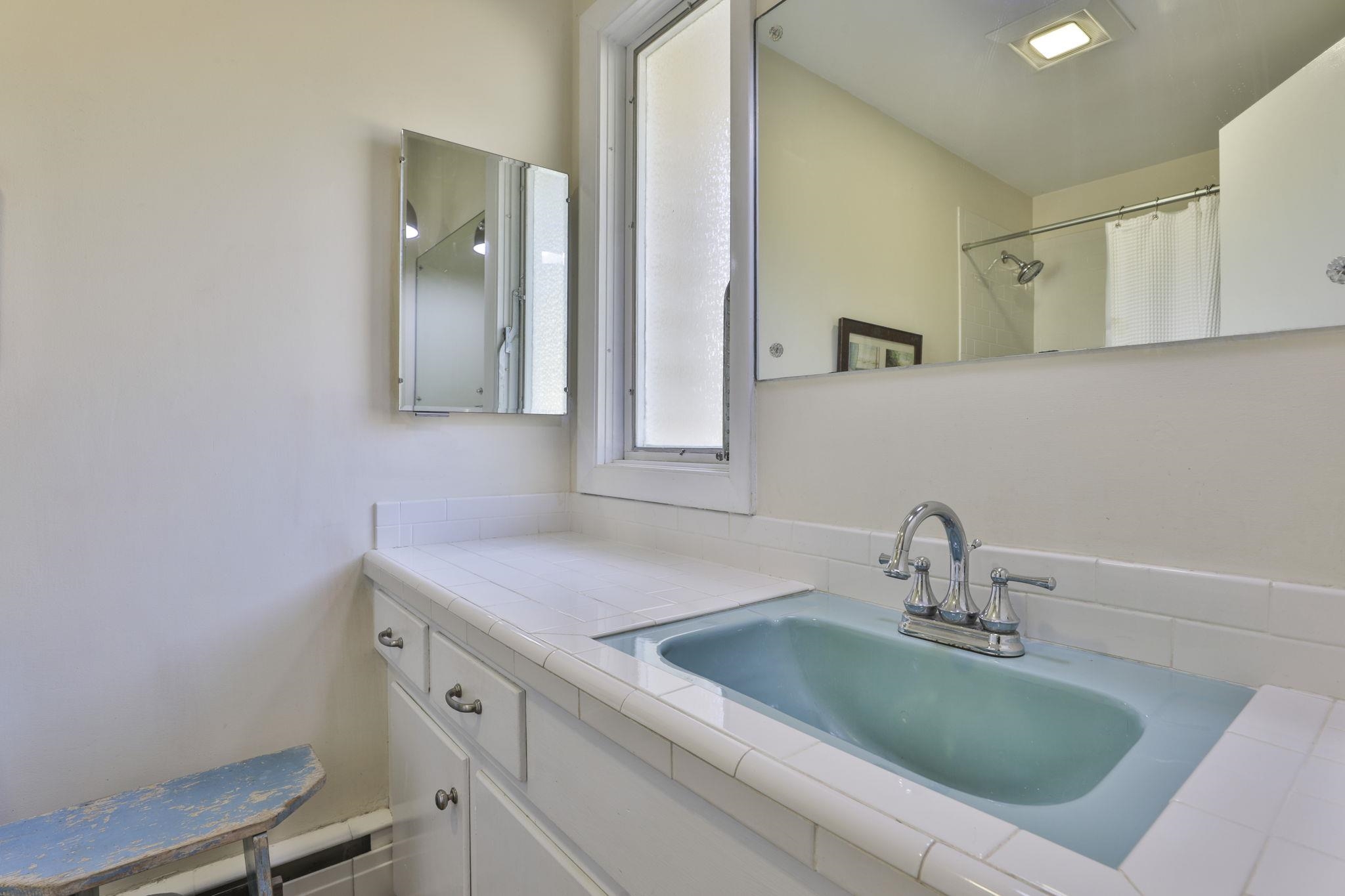 190 North Acres Road Manchester, NH 03104 - Photo 20 of 42 Gallery Image 20