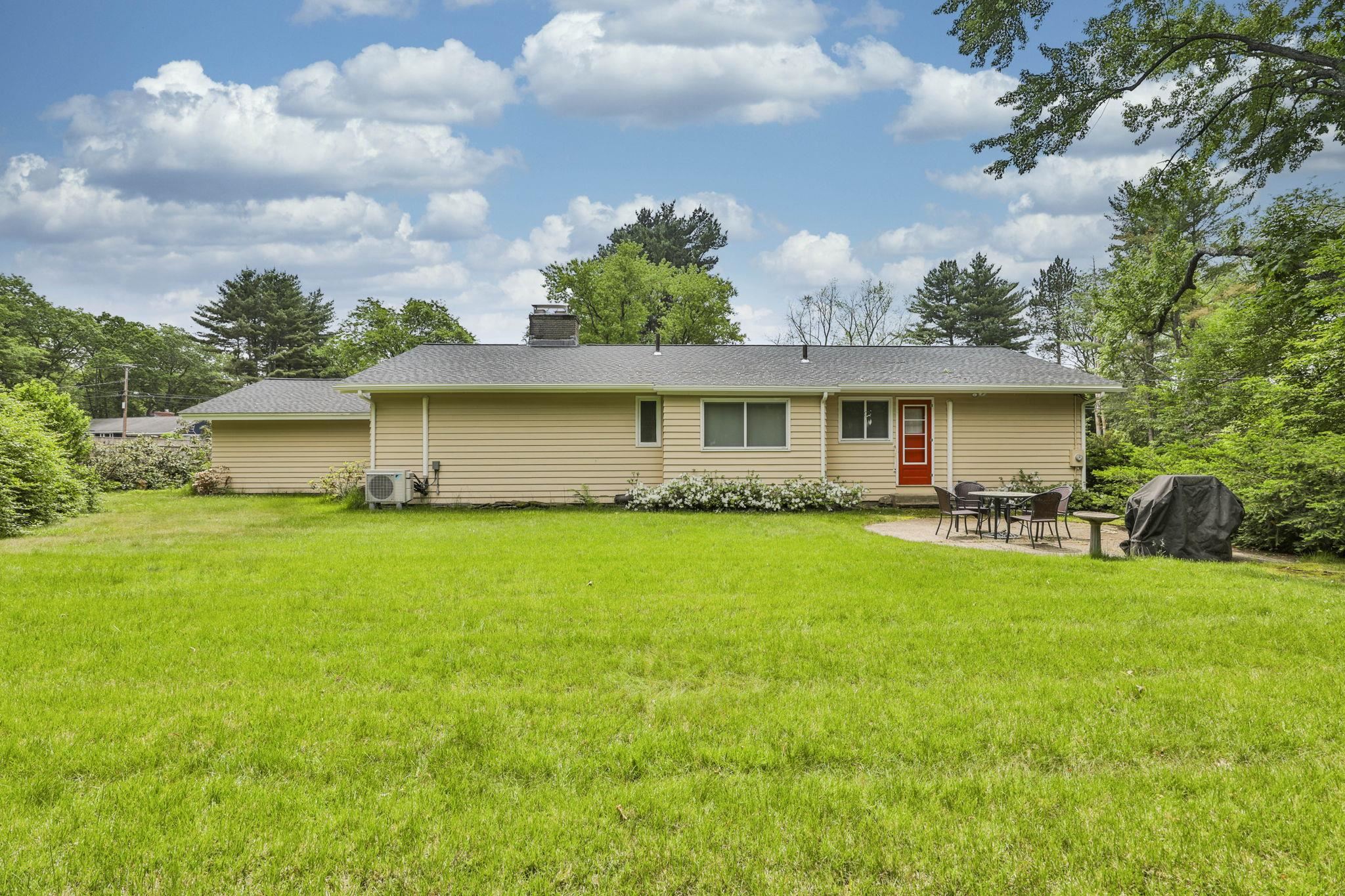 190 North Acres Road Manchester, NH 03104 - Photo 36 of 42 Gallery Image 36