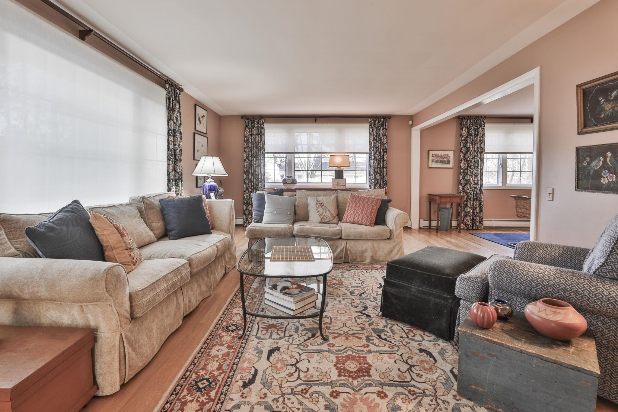 190 North Acres Road Manchester, NH 03104 - Photo 4 of 42 Gallery Image 4