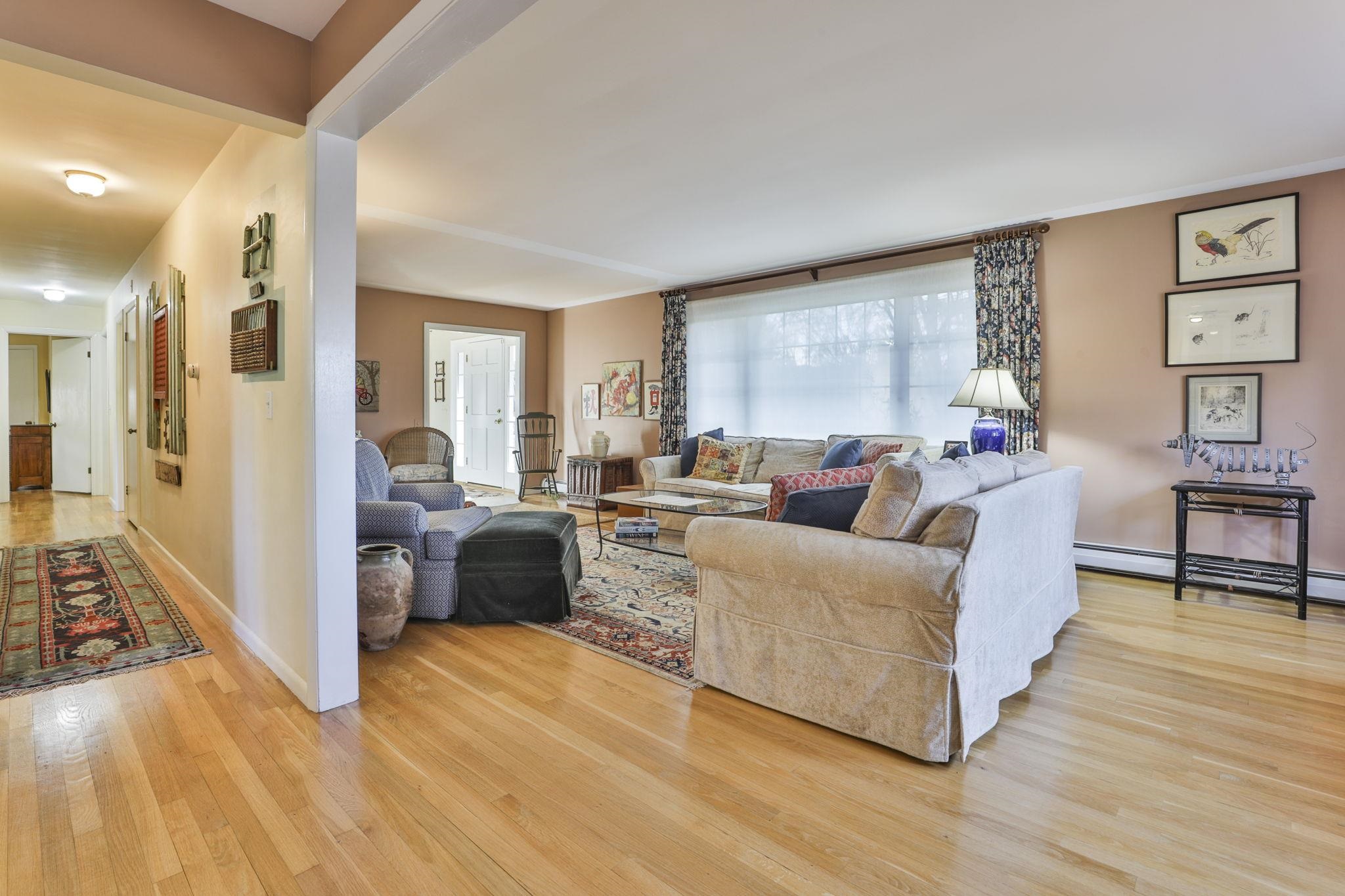190 North Acres Road Manchester, NH 03104 - Photo 7 of 42 Gallery Image 7