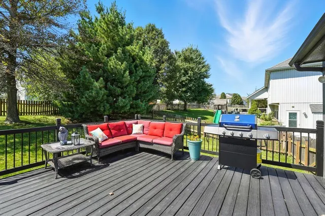 $345,000 | 608 Johnston Parkway, Raymore, MO 64083