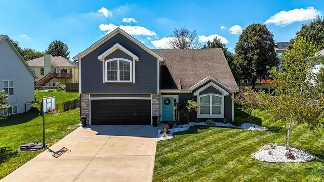 $345,000 | 608 Johnston Parkway, Raymore, MO 64083