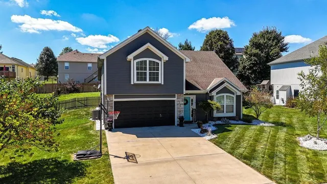 $345,000 | 608 Johnston Parkway, Raymore, MO 64083