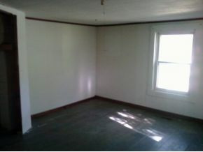910 Berrytown Road, Unit 1 Duffield, VA 24244 - Photo 4 of 12 Bedroom 1