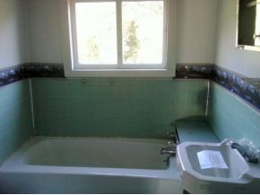 910 Berrytown Road, Unit 1 Duffield, VA 24244 - Photo 7 of 12 Bath