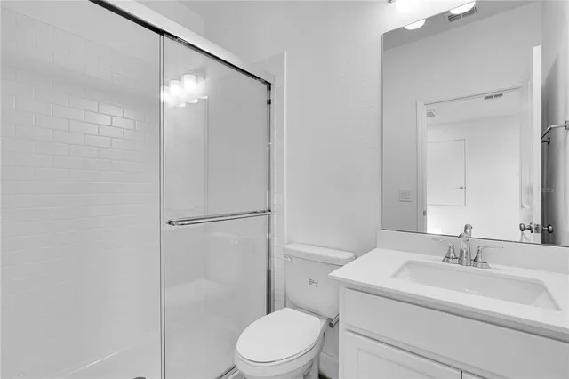 a close view of a granite counter top