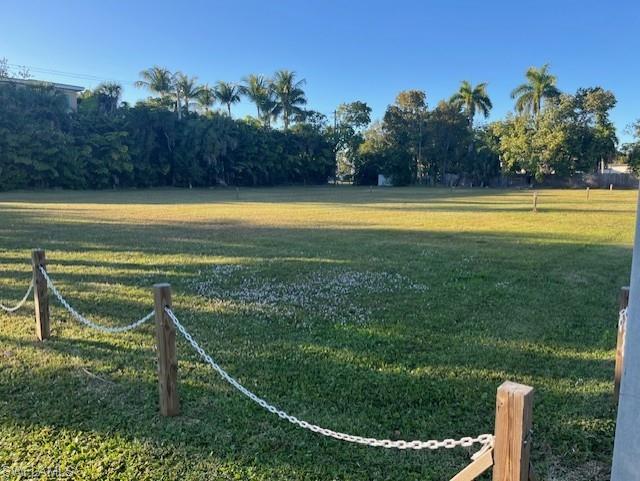 680 Park Street Naples, FL 34102 - Photo 3 of 15