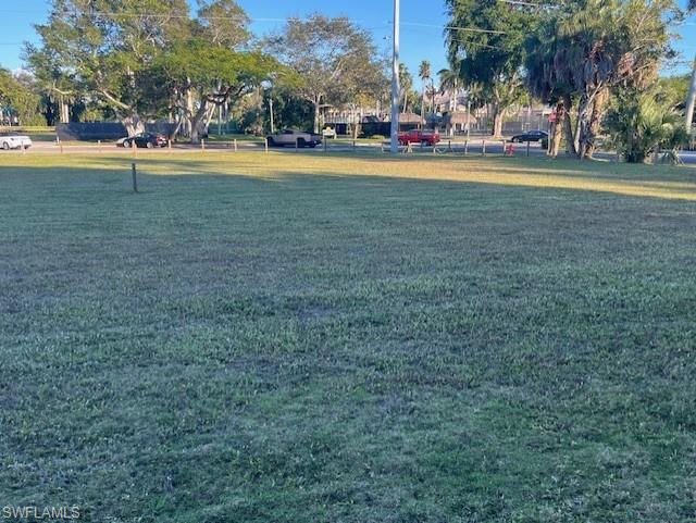 680 Park Street Naples, FL 34102 - Photo 5 of 15