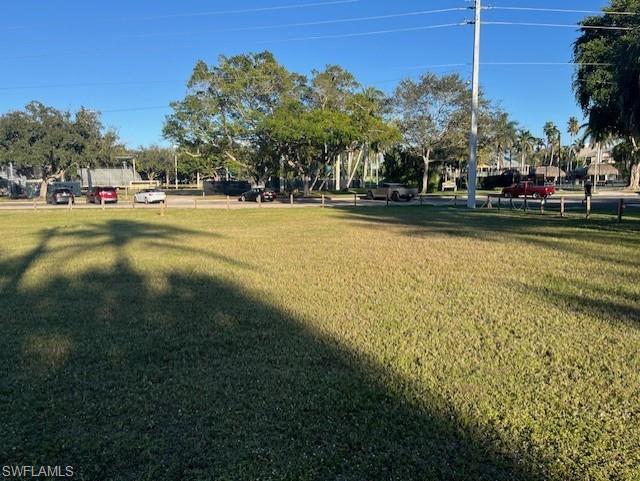 680 Park Street Naples, FL 34102 - Photo 9 of 15