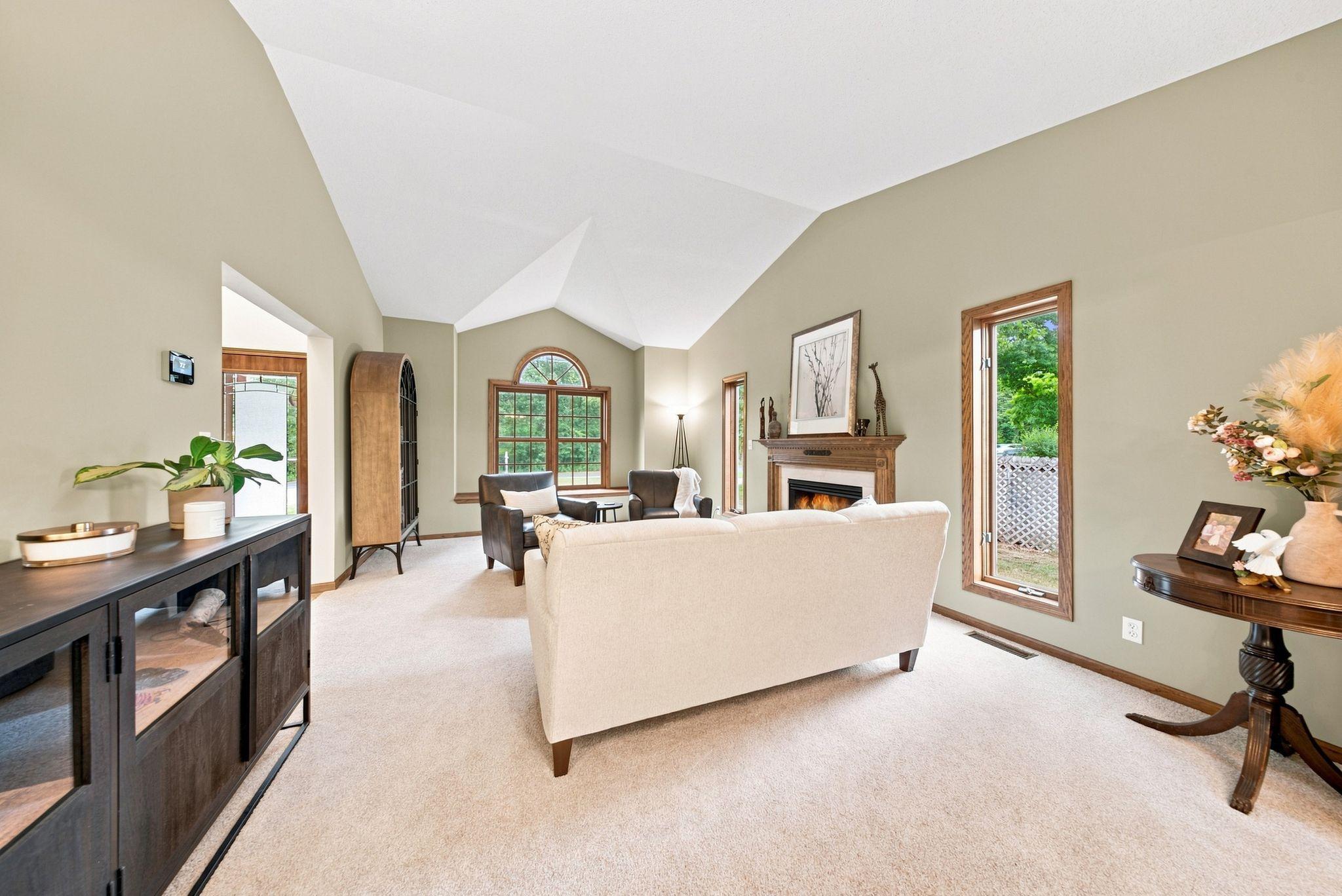 624 Galahad Road North Hudson, WI 54016 - Photo 5 of 48 Gallery Image 5