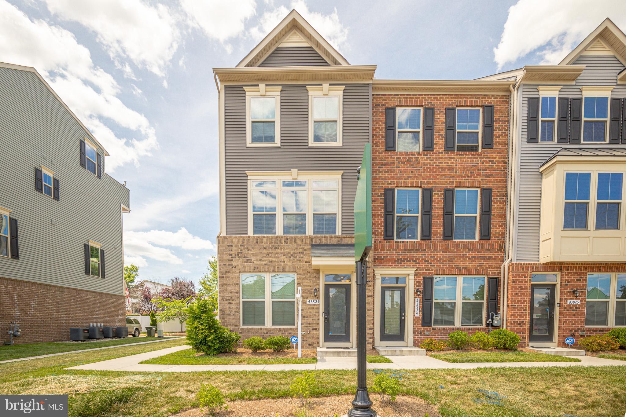 Stunning Clarendon End of Row Town Home