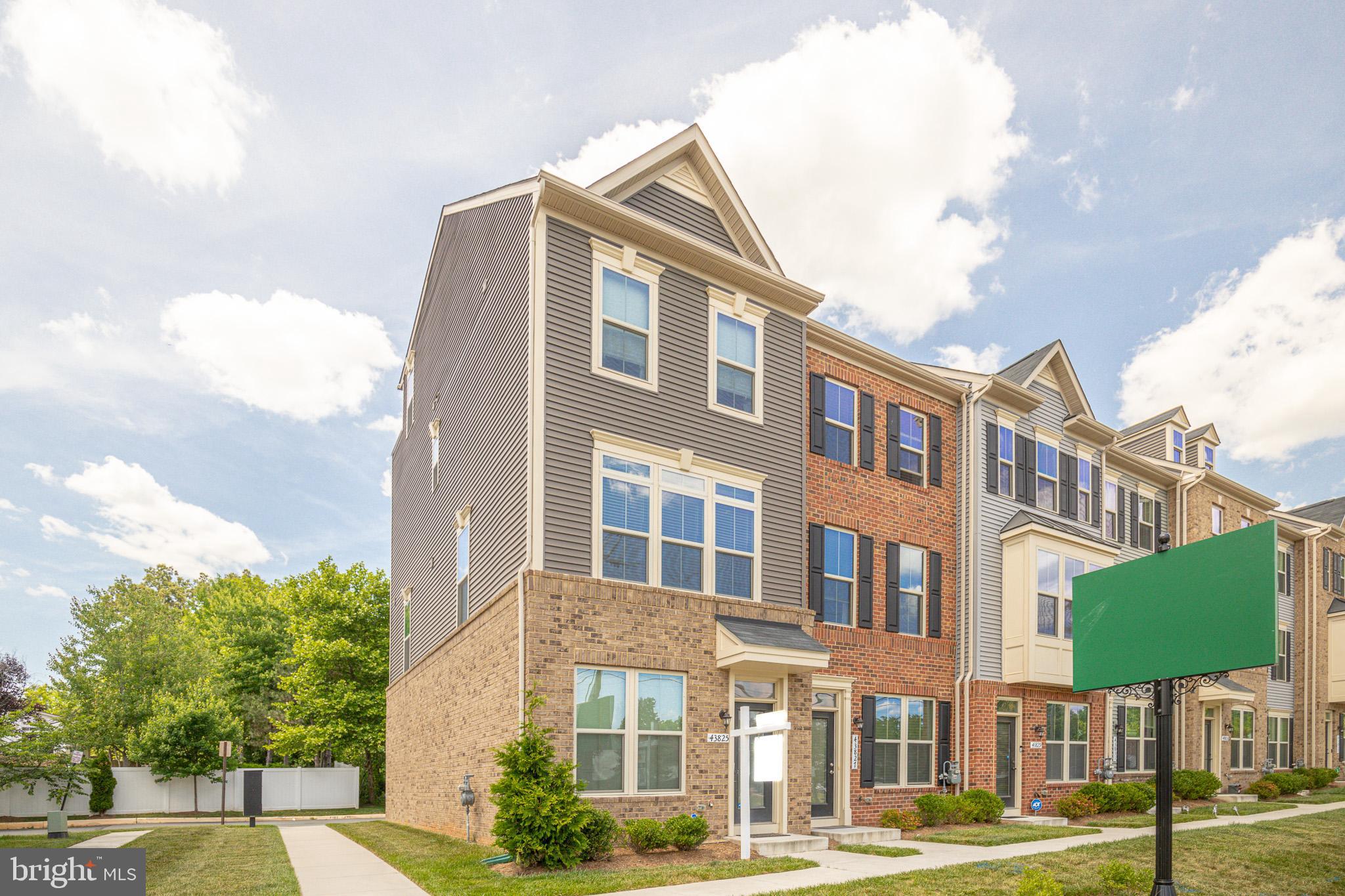 43825 Stubble Cor Square Ashburn, VA 20147 - Photo 3 of 35