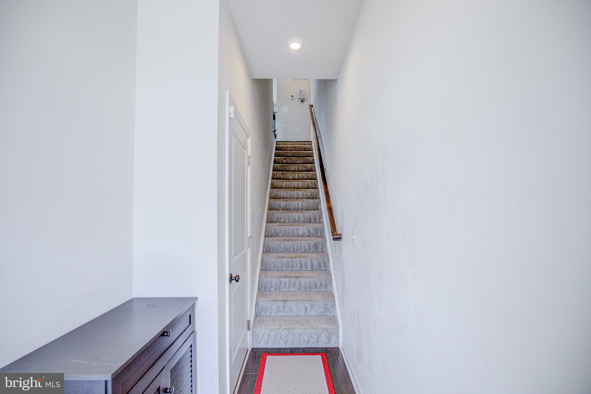 43825 Stubble Cor Square Ashburn, VA 20147 - Photo 4 of 35 Inviting entry to main level