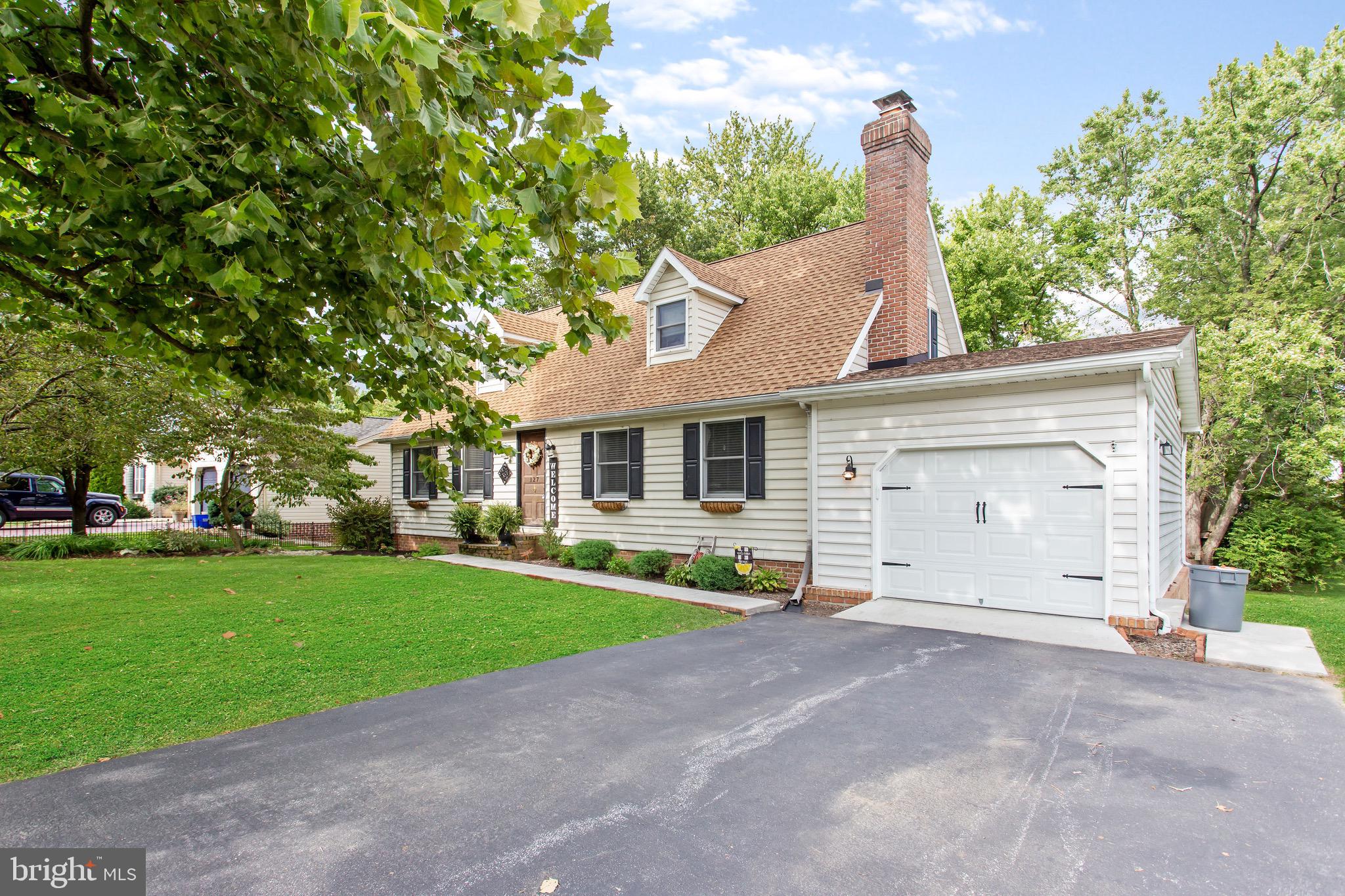 127 Timber Lane Hanover, PA 17331 - Photo 2 of 43 Gallery Image 2