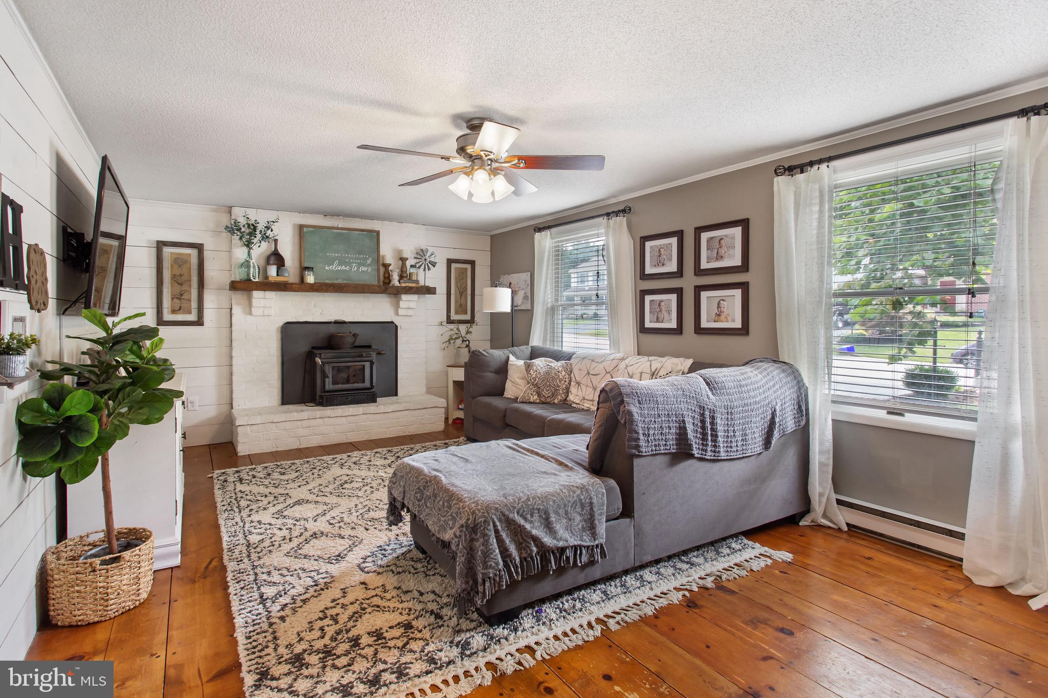127 Timber Lane Hanover, PA 17331 - Photo 4 of 43 Gallery Image 4