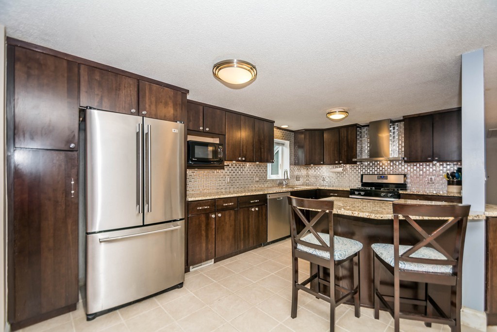 161 Nashua Road Billerica, MA 01862 - Photo 8 of 25 Gallery Image 8
