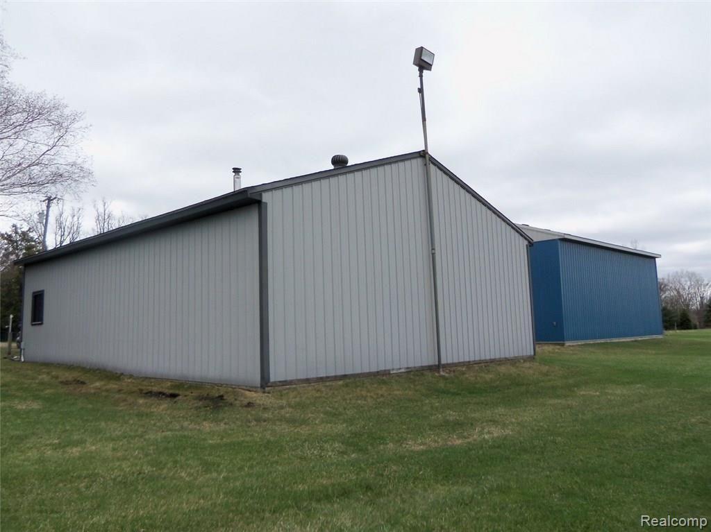 2820 South Elba Road Lapeer, MI 48446 - Photo 31 of 52 100_5484.jpg