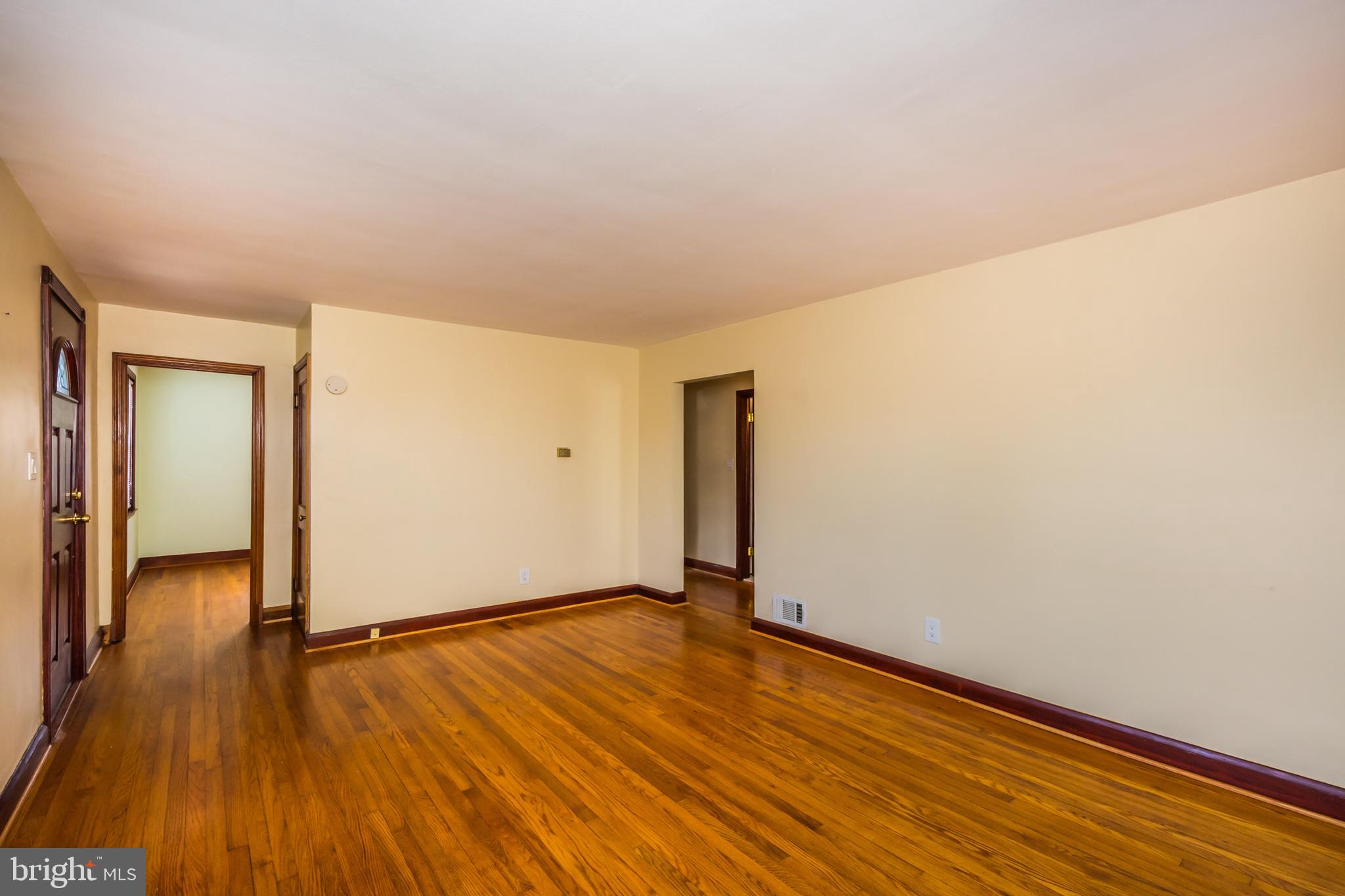 8702 Emge Road Parkville, MD 21234 - Photo 8 of 32 Gallery Image 8