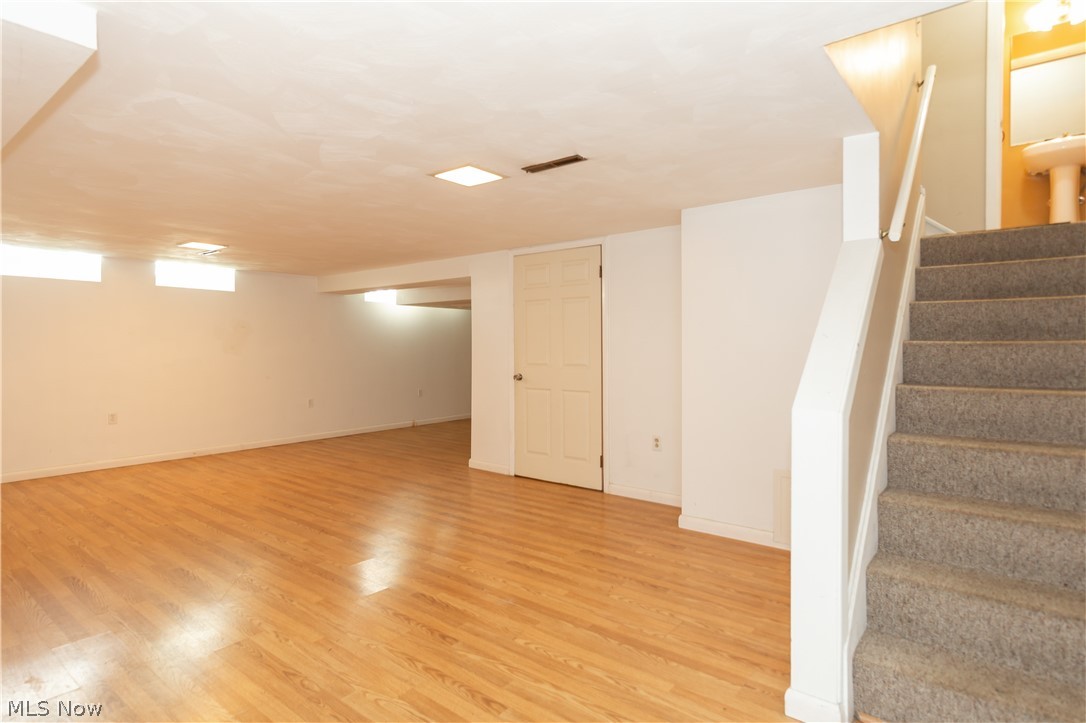 1099 Dorsh Road Cleveland, OH 44121 - Photo 23 of 29 Gallery Image 23