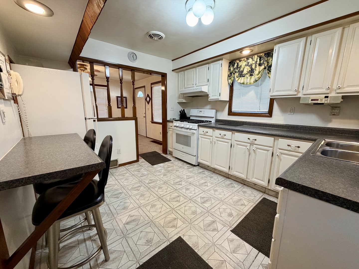 1445 Pickwick Street Ottawa, IL 61350 - Photo 3 of 26