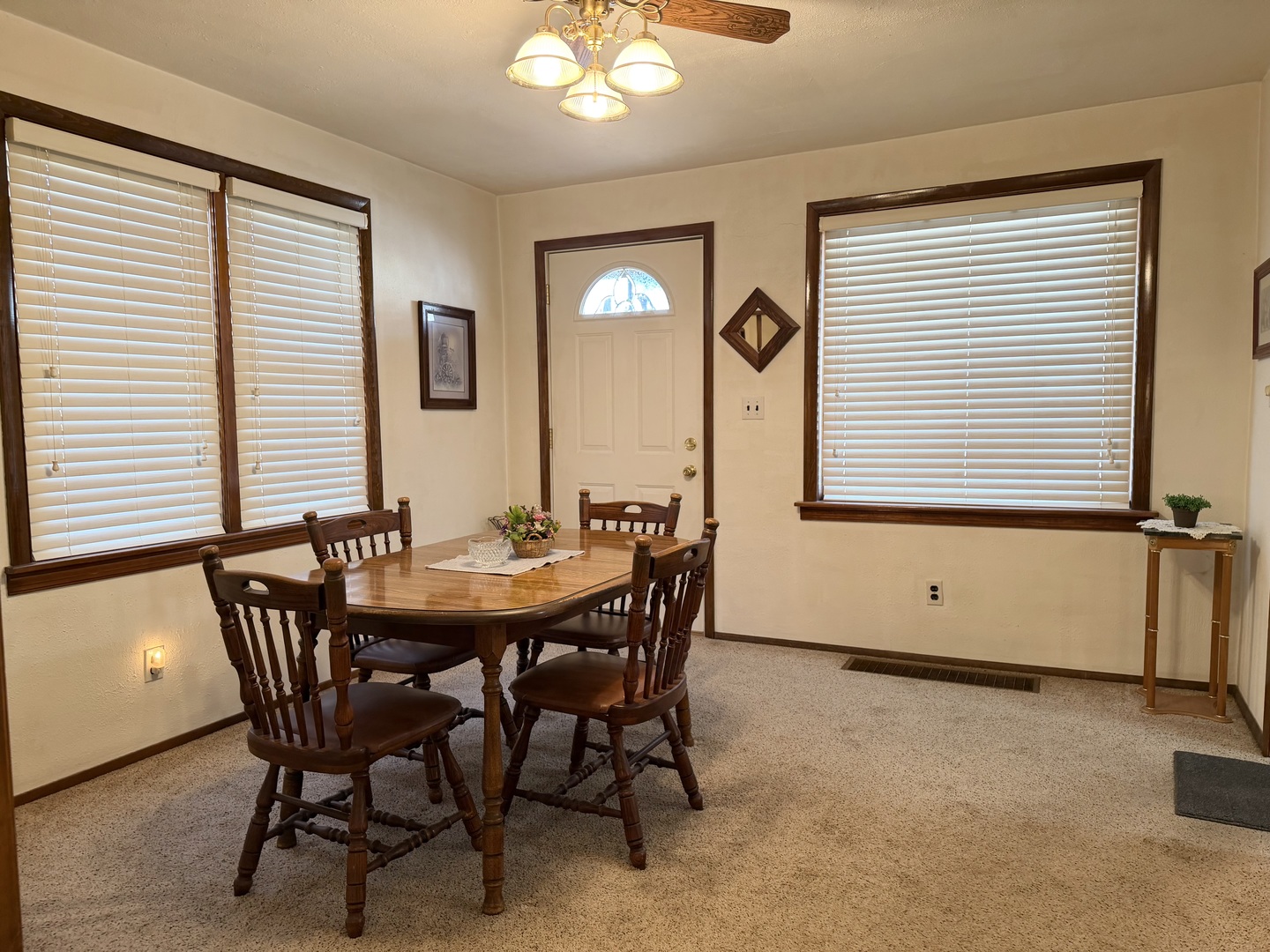 1445 Pickwick Street Ottawa, IL 61350 - Photo 7 of 26