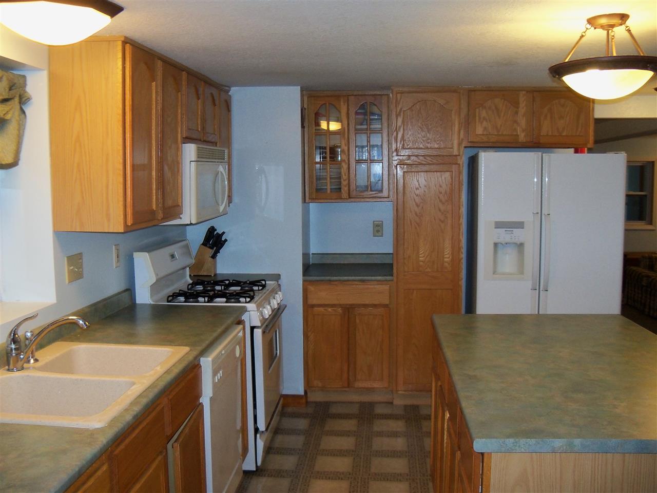 6015 South Mission Road Mount Pleasant, MI 48858 - Photo 13 of 46 1809375-12.JPG