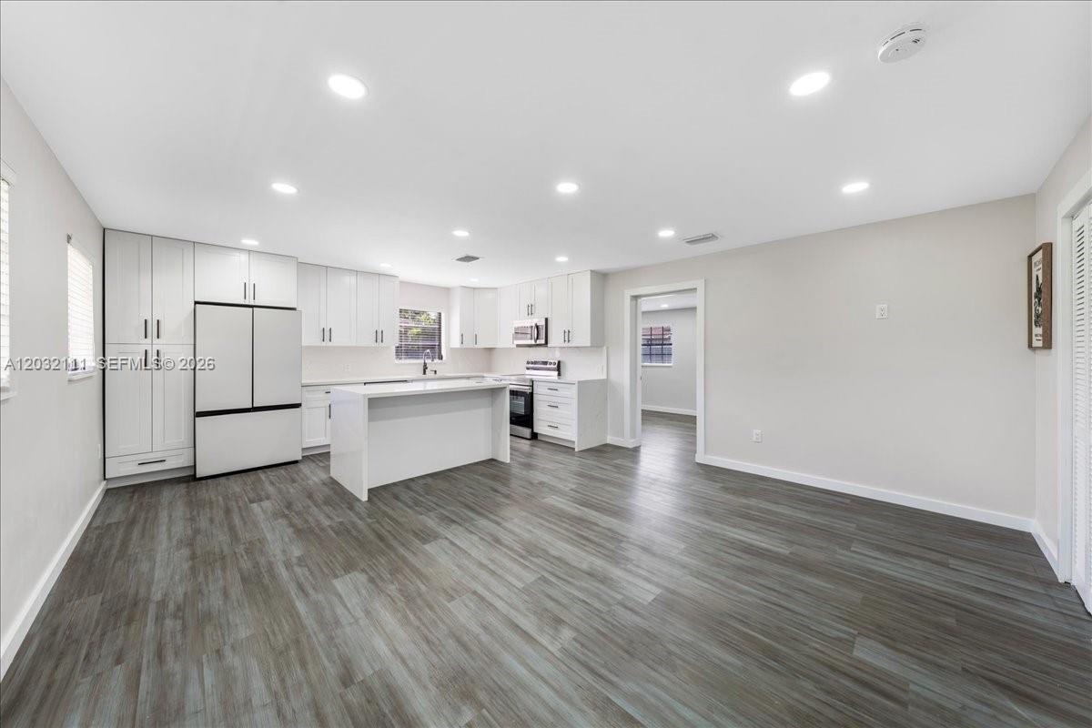 7705 Southwest 66th Street Miami, FL 33143 - Photo 41 of 60