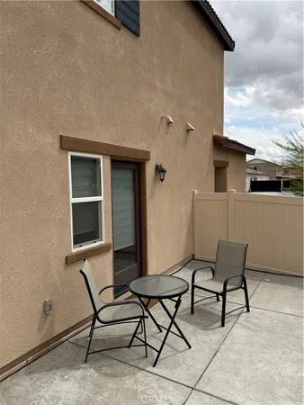 $1,900 | 4405 West Ave J2, Lancaster, CA 93536
