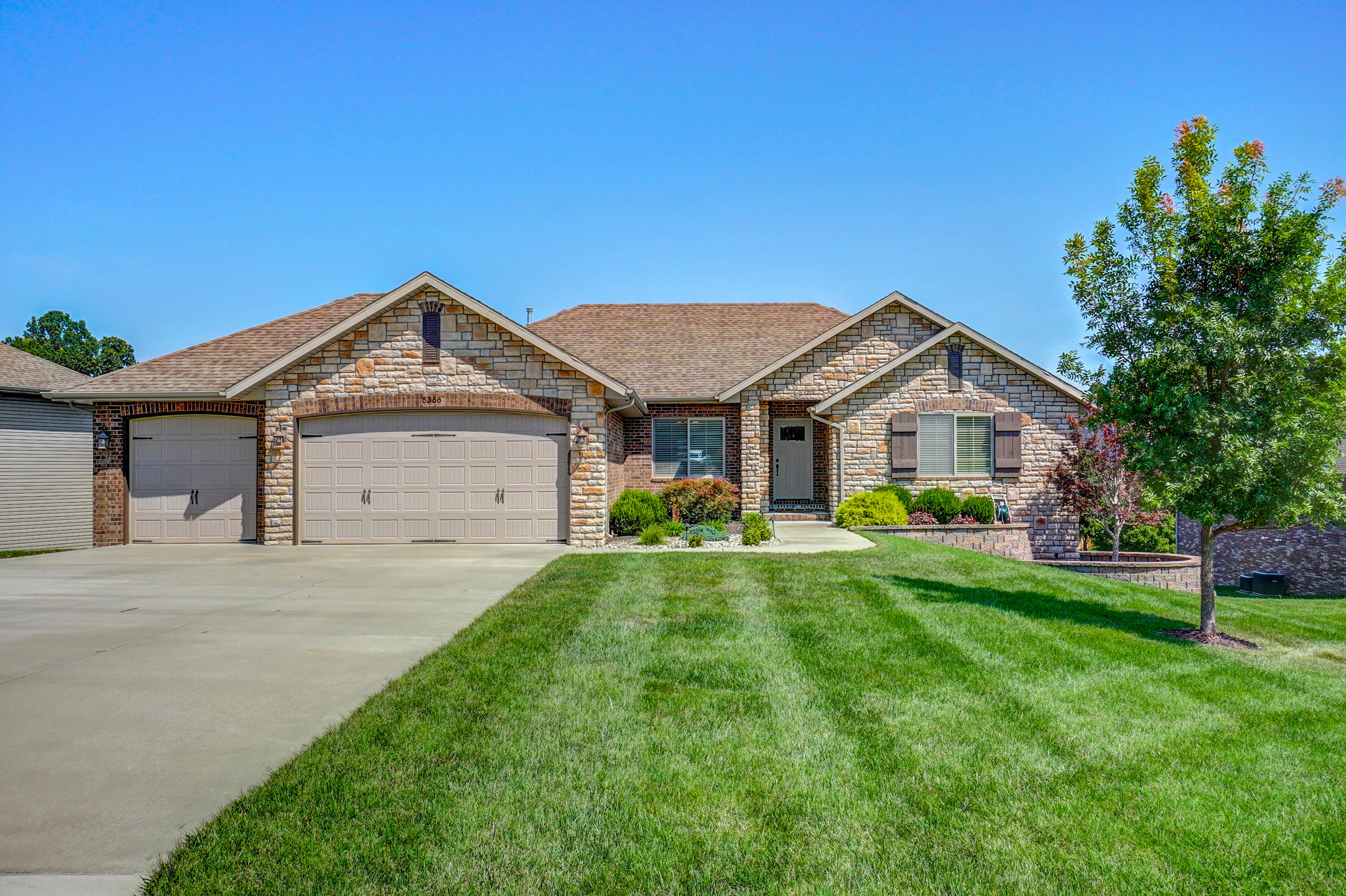5366 South Oxynard Drive Springfield, MO 65810 - Photo 1 of 1 5366 Oxynard Dr-2