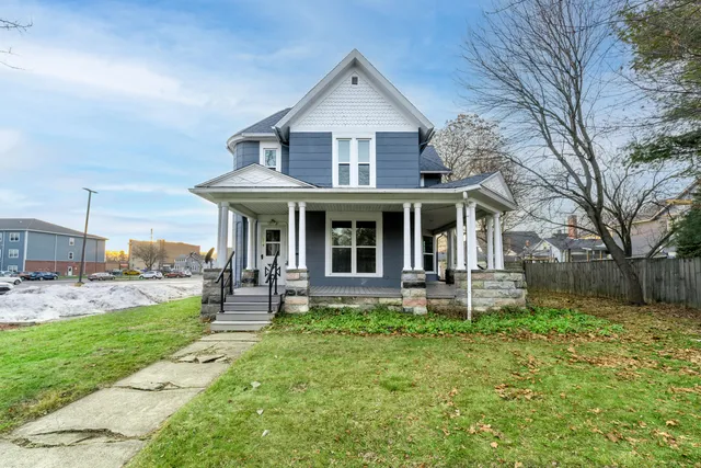 $329,000 | 218 South Oliver Street, Charlotte, MI 48813