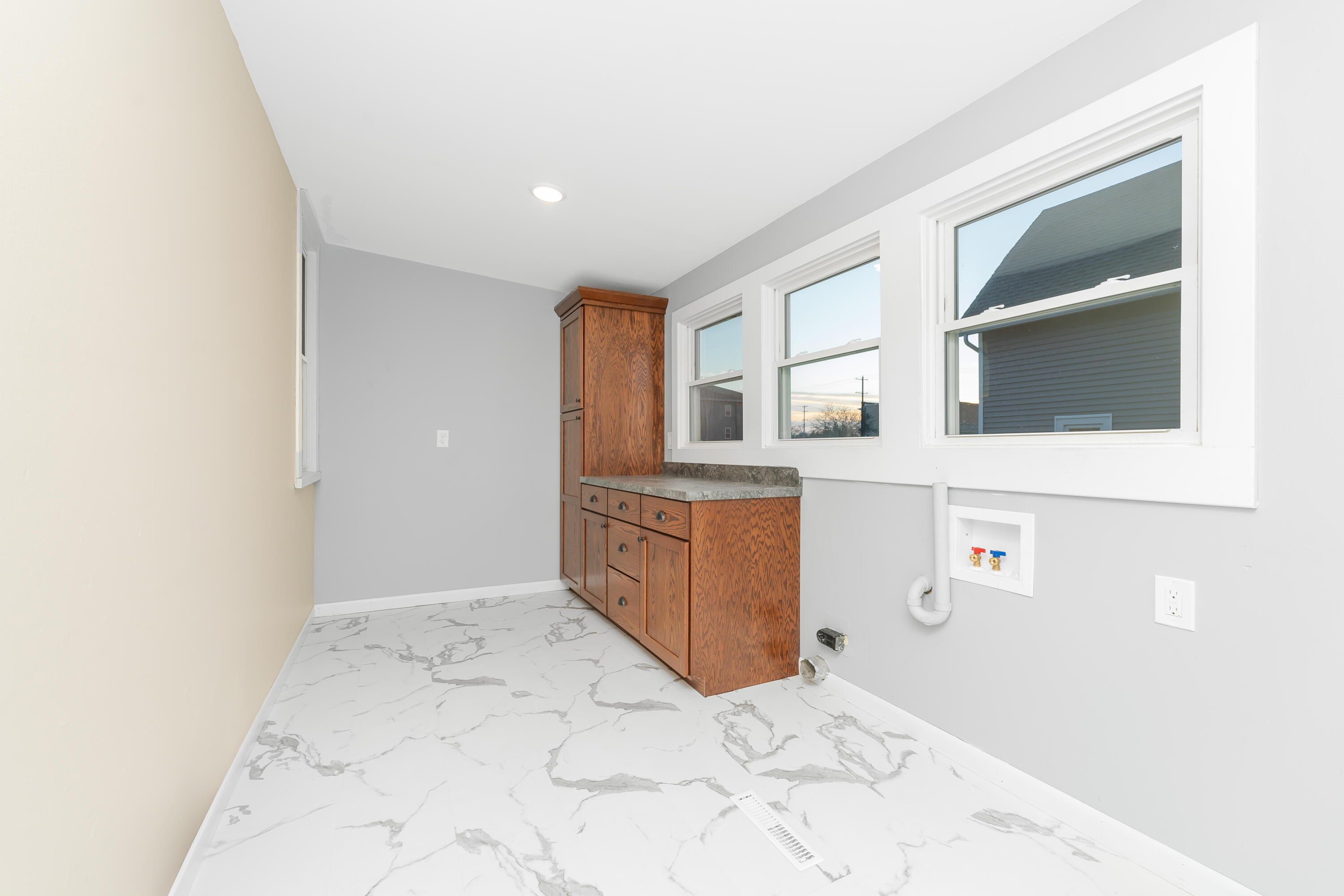 218 South Oliver Street Charlotte, MI 48813 - Photo 20 of 33 DSC02022