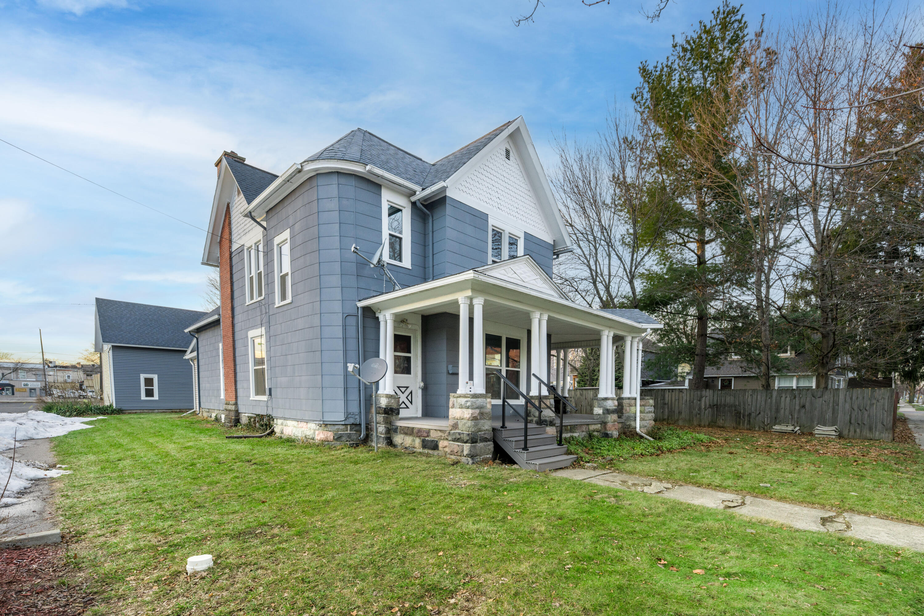 218 South Oliver Street Charlotte, MI 48813 - Photo 2 of 33 DSC02001-Edit