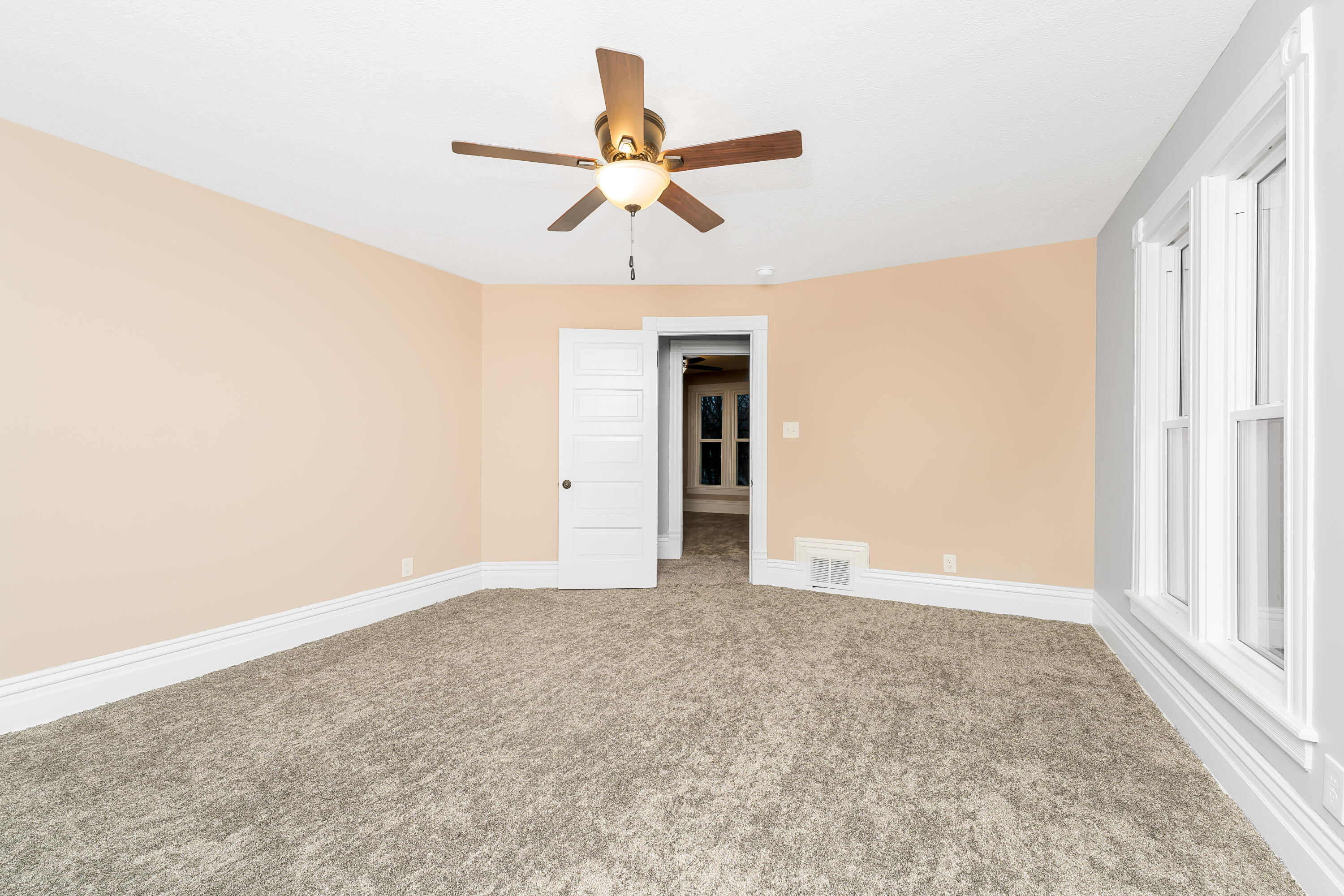 218 South Oliver Street Charlotte, MI 48813 - Photo 27 of 33 DSC02027