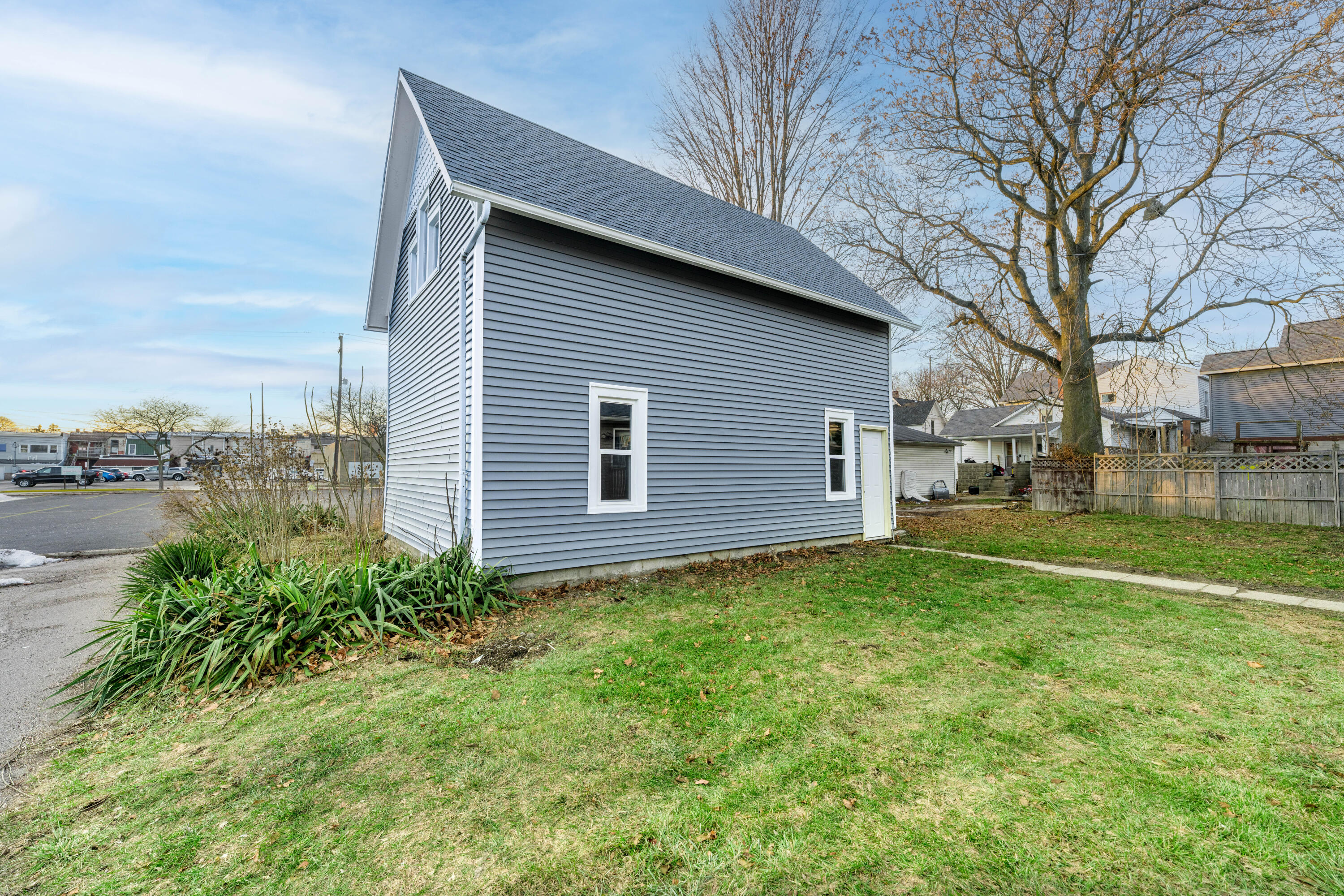 218 South Oliver Street Charlotte, MI 48813 - Photo 6 of 33 DSC01994-Edit