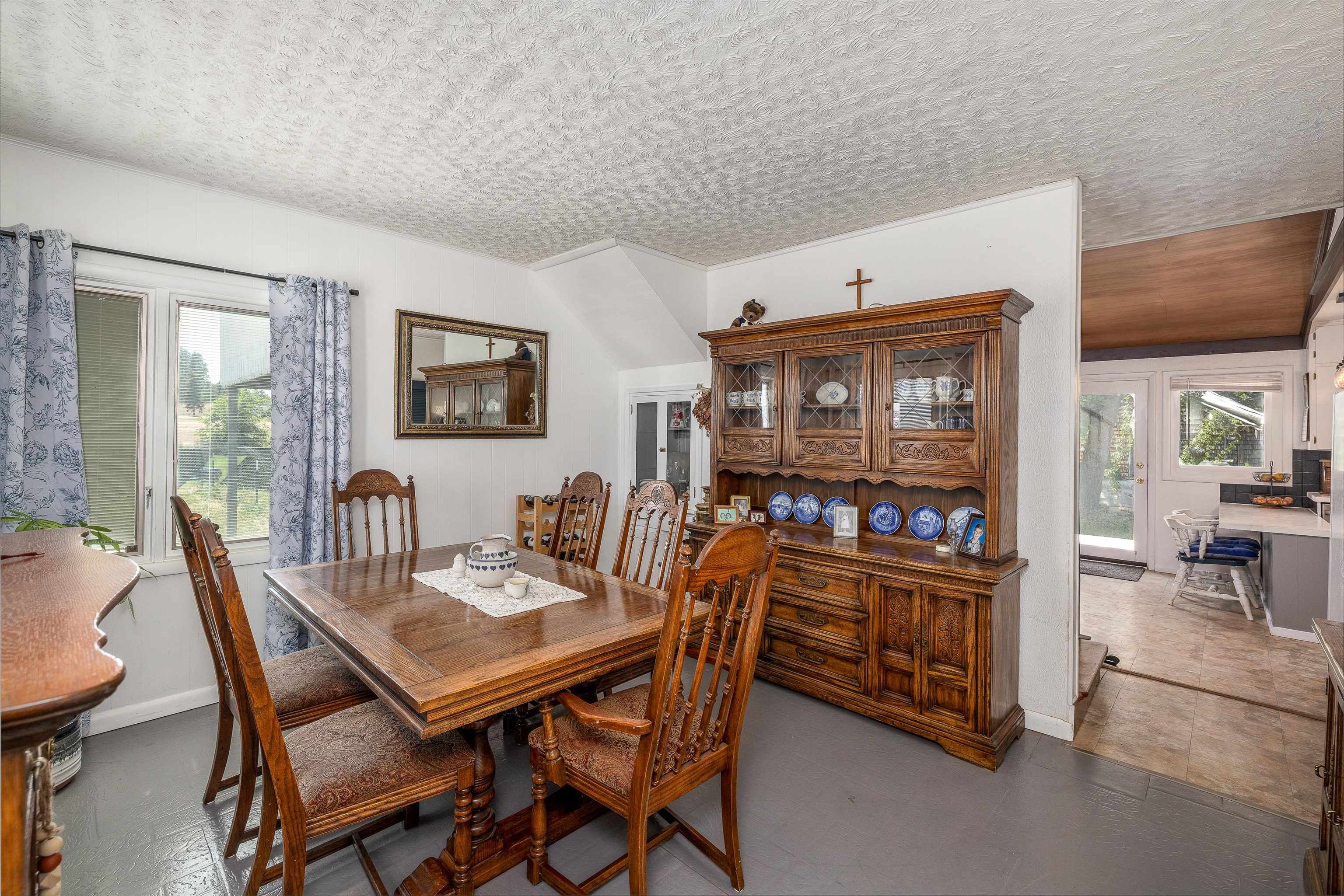 2027 North Old Trails Road Spokane, WA 99224 - Photo 5 of 43 Gallery Image 5