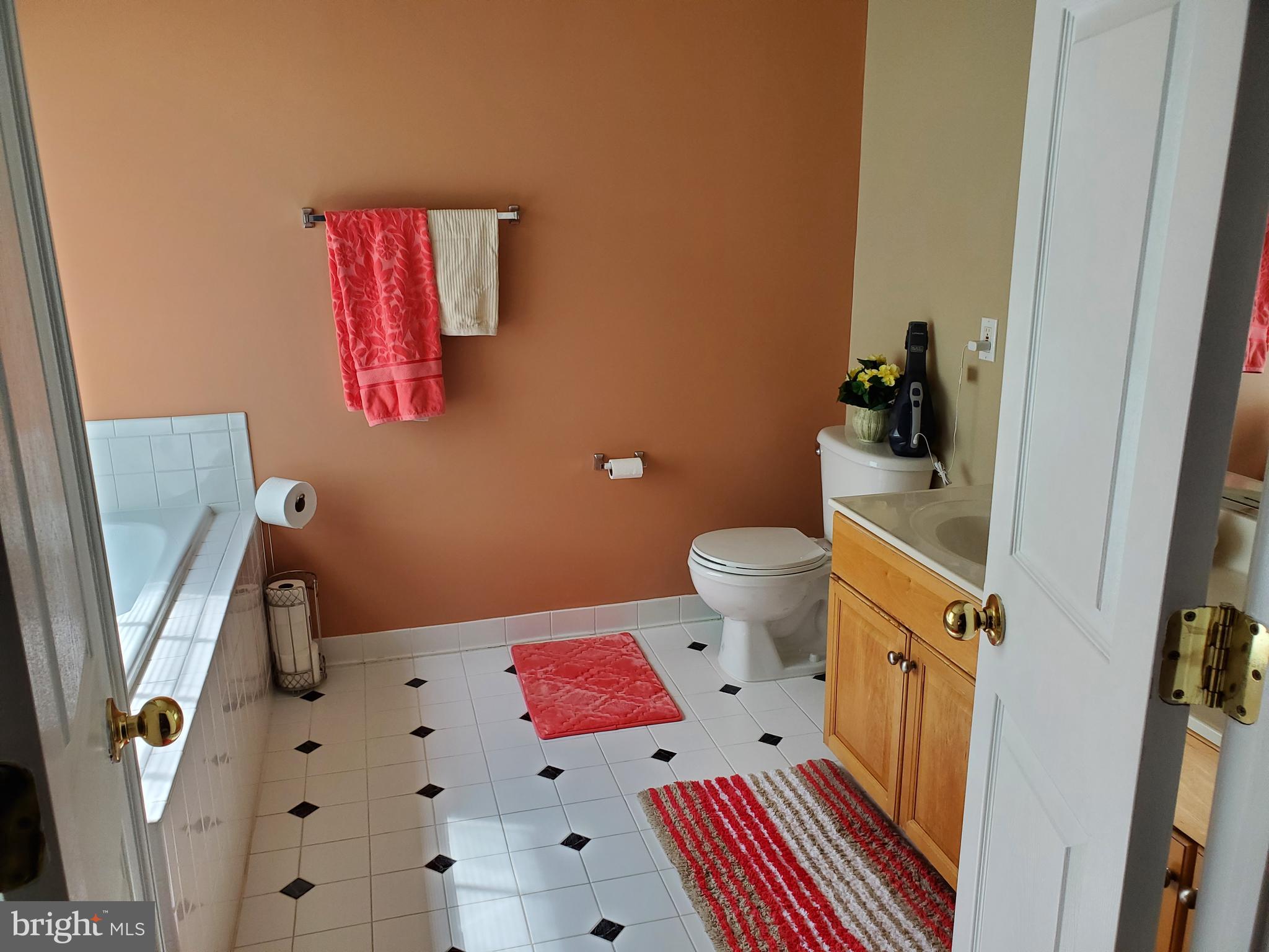 9072 Two Bays Road Lorton, VA 22079 - Photo 18 of 36 Gallery Image 18