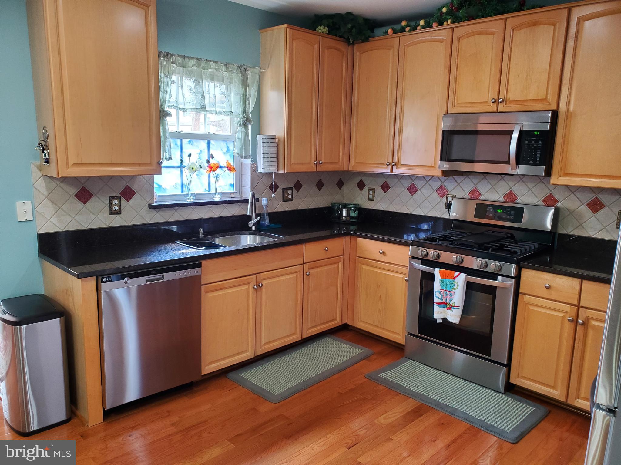 9072 Two Bays Road Lorton, VA 22079 - Photo 10 of 36 Gallery Image 10